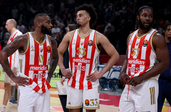 KK Crvena zvezda poražena od FC Barcelona Bàsquet u EuroLeague — šanse za plej-of sve manje