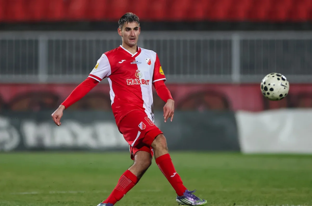 Tanjga dobio crveni na meču Zvezda – Vojvodina