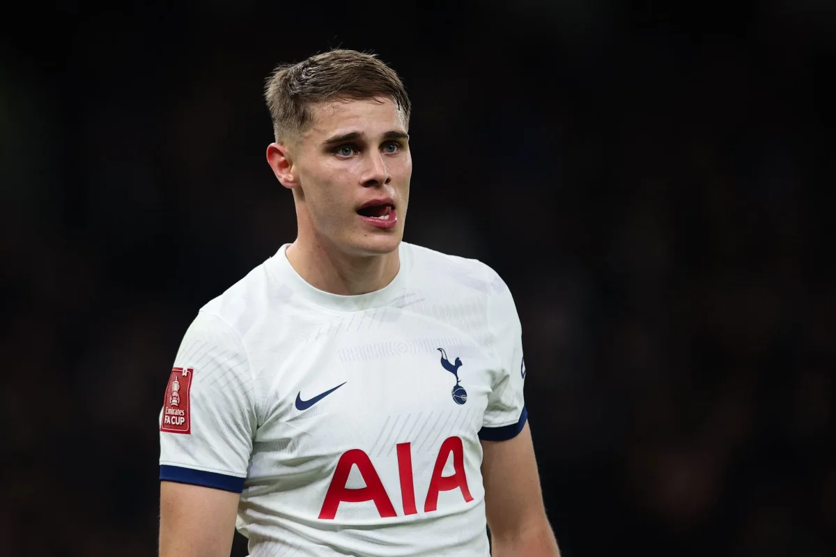 Govoriti da je igračima Spursa svejedno — apsurd — Van de Ven