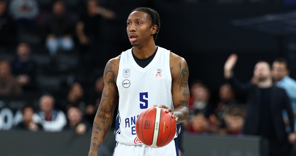 Saben Lee je blistao; Anadolu Efes pobedio Manisu