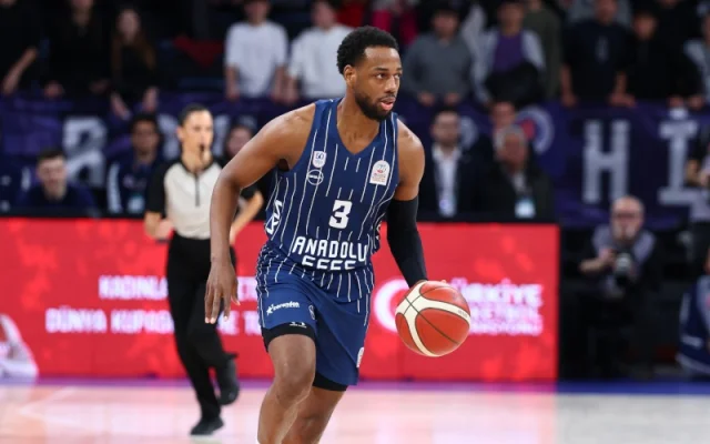 Jordan Lloyd i Saben Lee prekinuli seriju poraza Anadolu Efesa