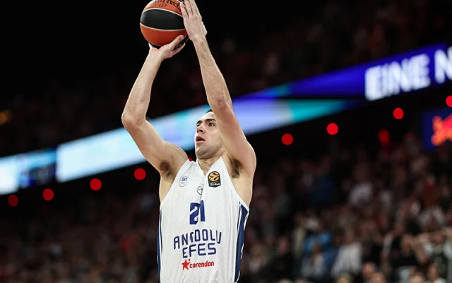 Cole Swider zabio na poslednjoj sekundi, Anadolu Efes pobedio
