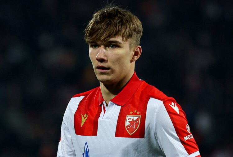 Arsenal kupuje Kostova od Crvene zvezde