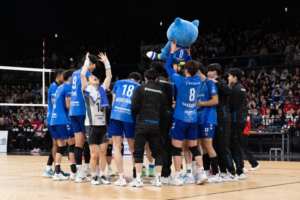 Japan: borba za plej-of se zaoštrava